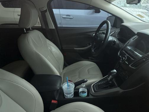 Ingot Silver 2018 Ford Focus Titanium