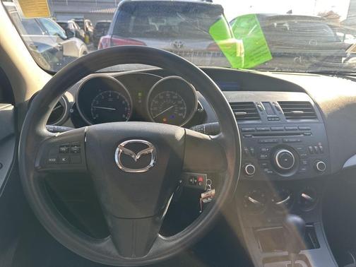 2013 Mazda Mazda3 i SV