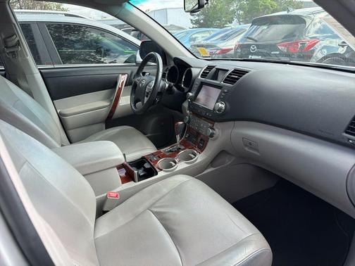 Silver 2012 Toyota Highlander Limited