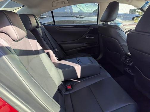 2021 Lexus ES 300h 300H