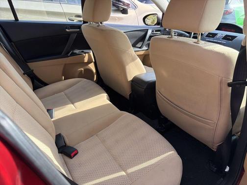 2011 Mazda Mazda3 i Touring