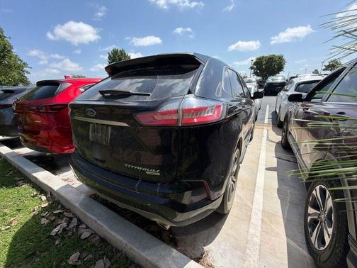 Black Metallic 2019 Ford Edge Titanium