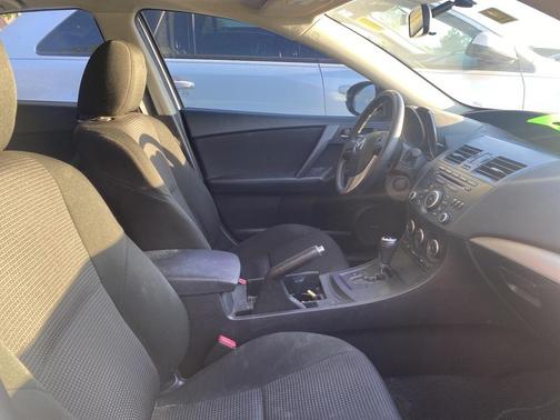2013 Mazda Mazda3 i Touring