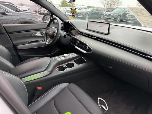 2023 Genesis GV70 2.5T