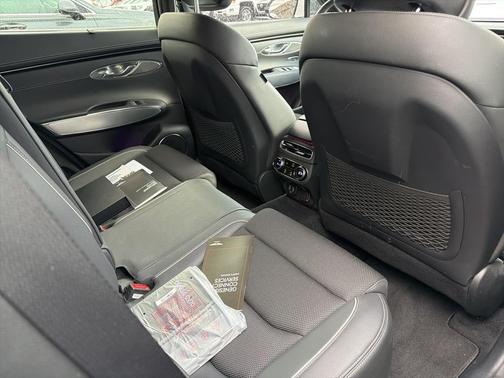 2023 Genesis GV70 2.5T