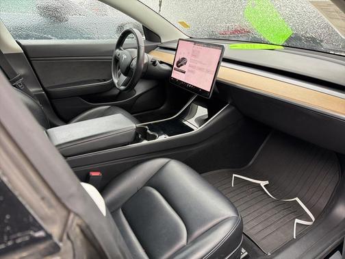 2019 Tesla Model 3 Mid Range