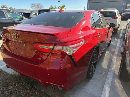 2020 Toyota Camry SE