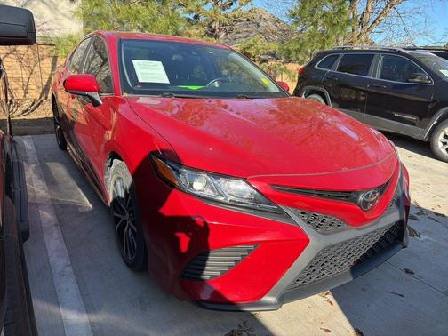 2020 Toyota Camry SE