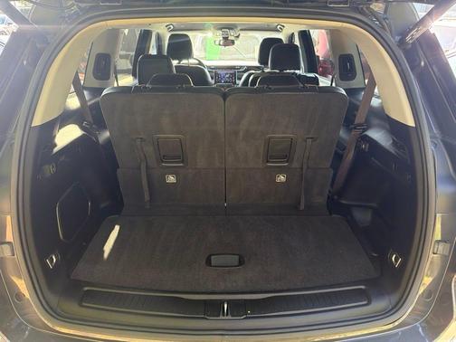 Metallic 2022 Jeep Grand Cherokee L Limited