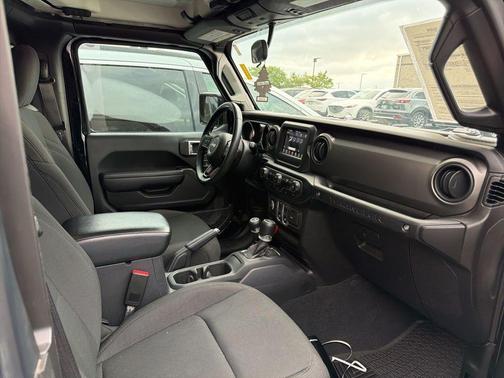 Black Clearcoat 2022 Jeep Wrangler Sport