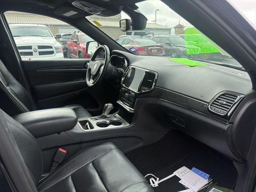 Diamond Black 2019 Jeep Grand Cherokee Overland