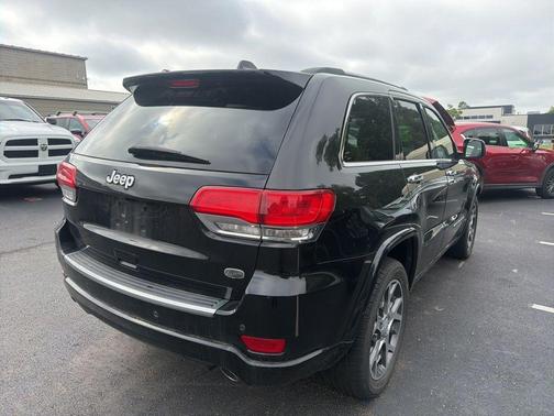 Diamond Black 2019 Jeep Grand Cherokee Overland