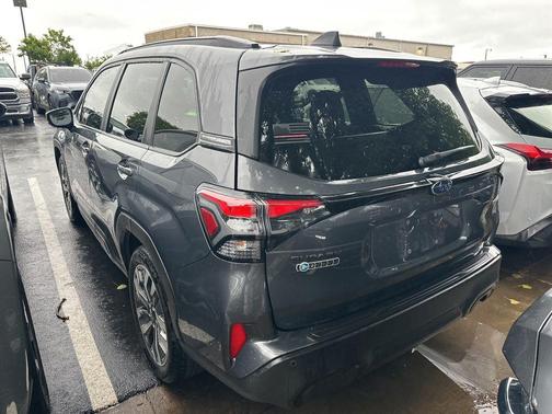 Magnetite Gray Metallic 2025 Subaru Forester Touring