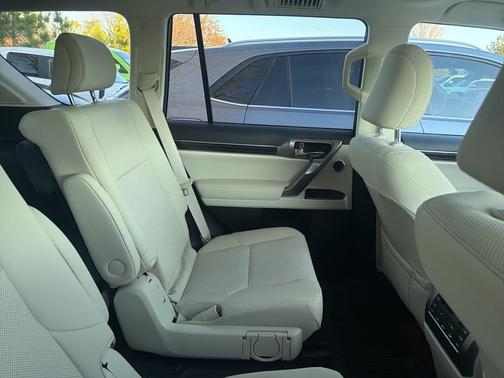 2023 Lexus GX 460 Base