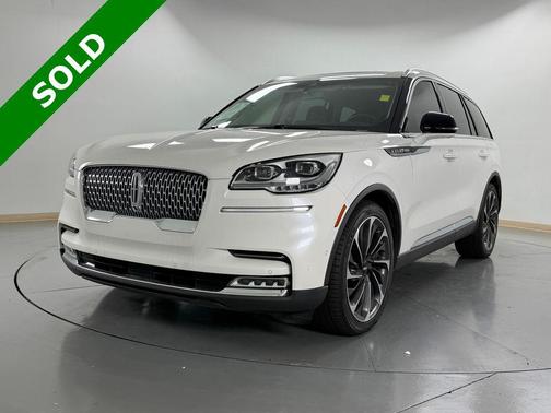 White Metallic 2020 Lincoln Aviator Reserve AWD