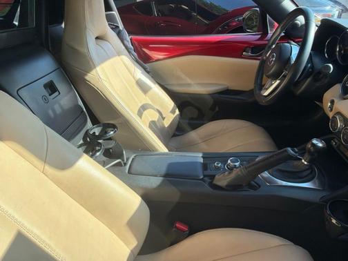 Soul Red Metallic 2017 Mazda MX-5 Miata Grand Touring