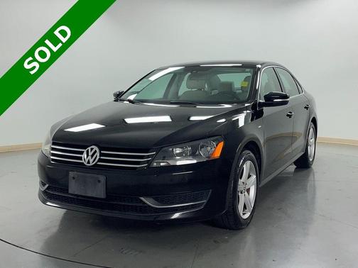 2014 Volkswagen Passat 1.8T Auto Wolfsburg Ed