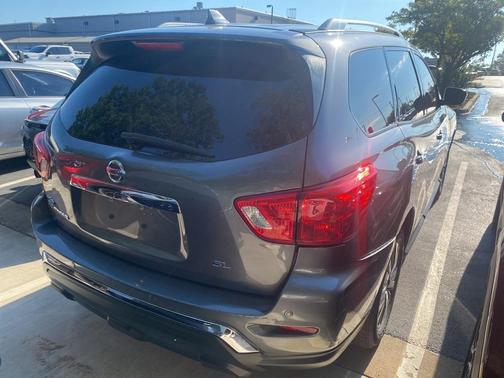 2019 Nissan Pathfinder SL
