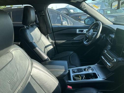 White Metallic 2020 Ford Explorer ST