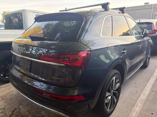 Manhattan Gray Metallic 2021 Audi Q5 40 Premium Plus