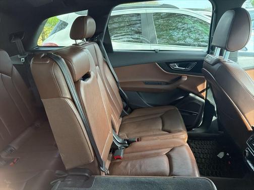 Ink Blue Metallic 2018 Audi Q7 3.0T Prestige