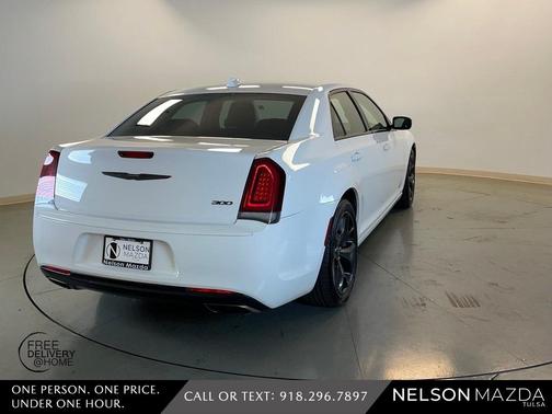 2020 Chrysler 300 Touring