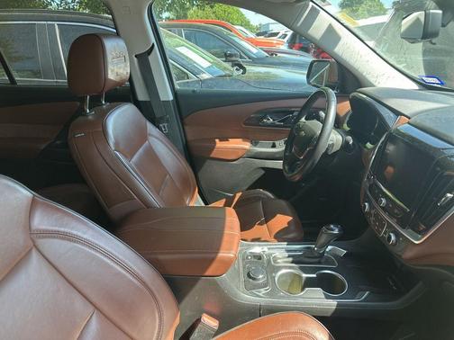Mosaic Black Metallic 2018 Chevrolet Traverse High Country