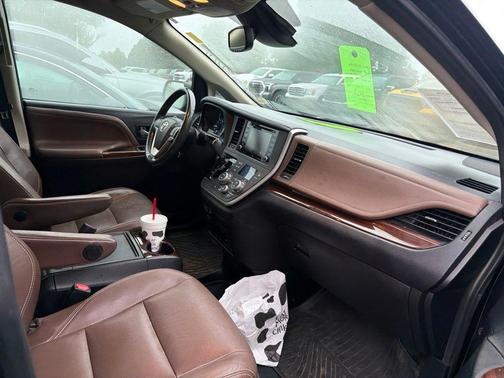 Midnight Black Metallic 2020 Toyota Sienna Limited Premium