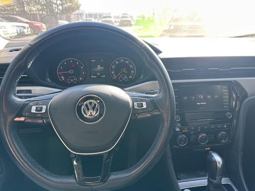 2020 Volkswagen Passat 2.0T SE