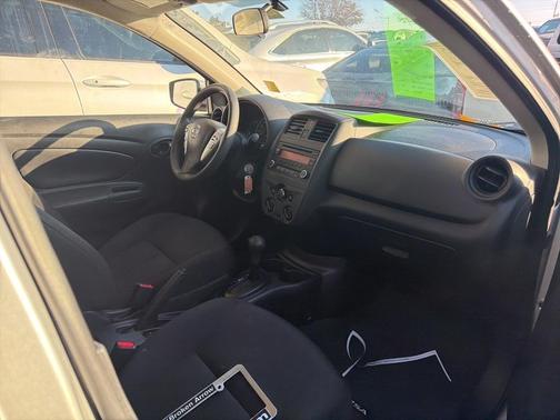 2016 Nissan Versa 1.6 S+