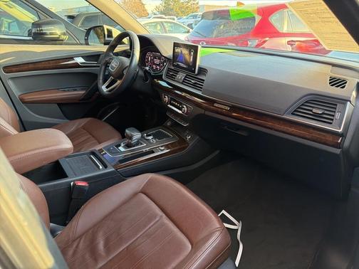 2020 Audi Q5 40 Premium Plus