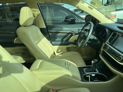 2015 Toyota Highlander Limited