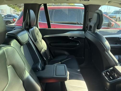 2018 Volvo XC90 T5 Momentum