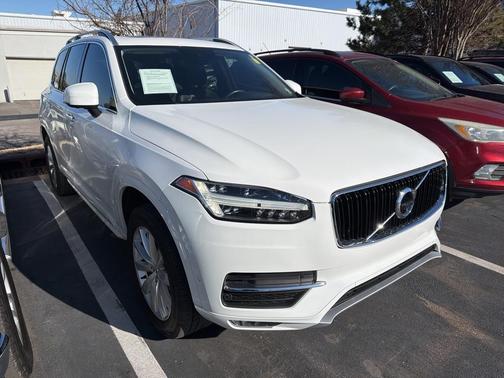 2018 Volvo XC90 T5 Momentum