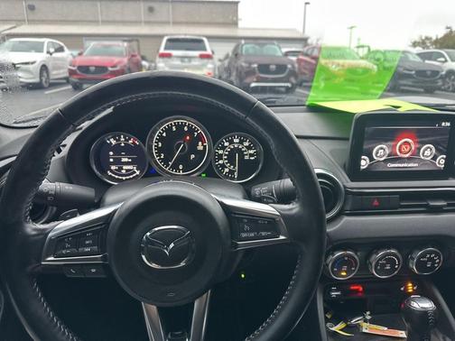 2022 Mazda MX-5 Miata RF Grand Touring