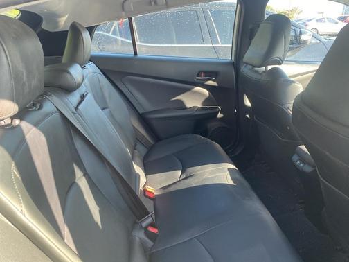 2019 Toyota Prius XLE
