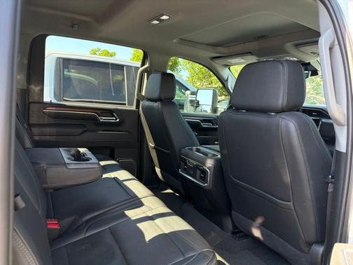 White Frost Tri-Coat 2024 GMC Sierra 3500 Denali