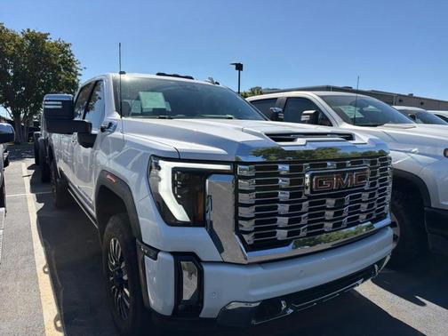 White Frost Tri-Coat 2024 GMC Sierra 3500 Denali