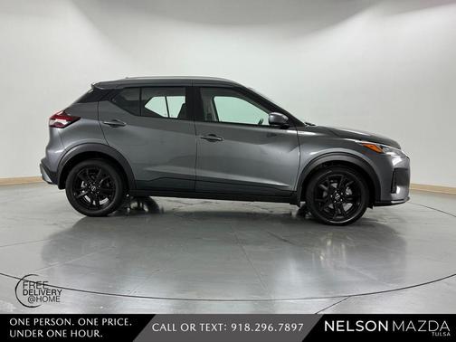 Gun Metallic 2024 Nissan Kicks SV
