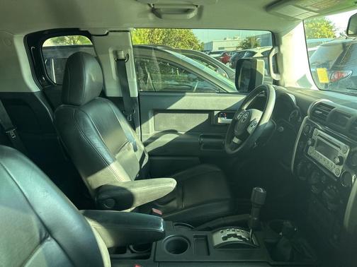 2013 Toyota FJ Cruiser Base