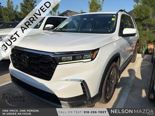 White 2023 Honda Pilot Touring