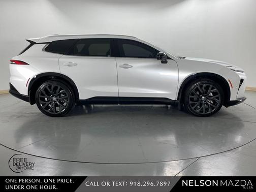 2025 Toyota Crown Signia LIMITED