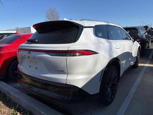 2025 Toyota Crown Signia LIMITED