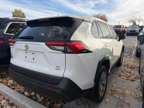 2022 Toyota RAV4 LE