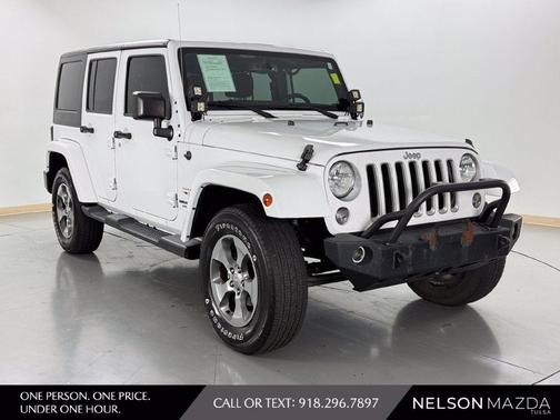 Bright White Clearcoat 2016 Jeep Wrangler Unlimited Sahara