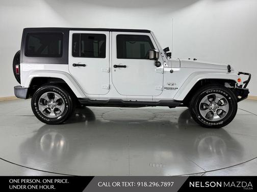 Bright White Clearcoat 2016 Jeep Wrangler Unlimited Sahara