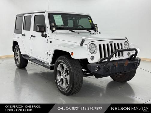 Bright White Clearcoat 2016 Jeep Wrangler Unlimited Sahara