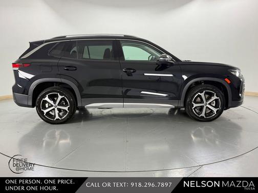 Deep Black Pearl Effect 2025 Volkswagen Tiguan 2.0T SE