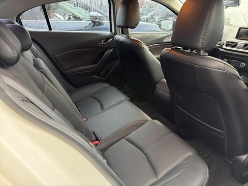 2018 Mazda Mazda3 Touring