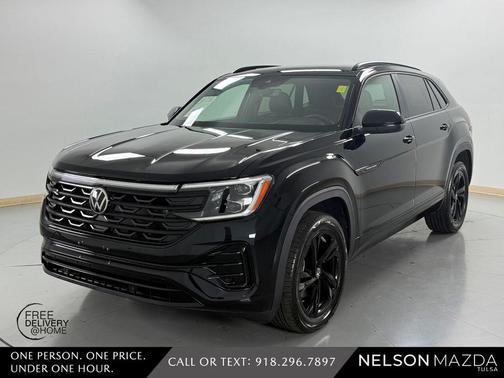 Deep Black Pearl Effect 2025 Volkswagen Atlas Cross Sport 2.0T SEL R-Line Black